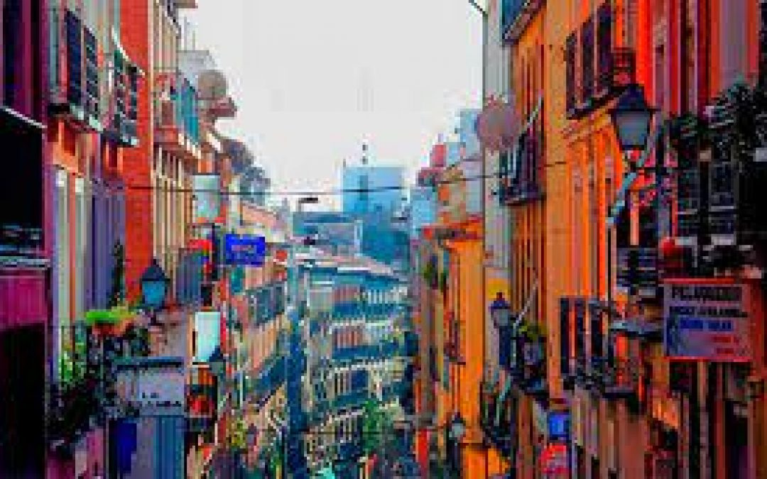 DESCUBRE UN POCO MAS A LAVAPIES Y ADEMAS TE RECOMENDAMOS UN SUPER SITIO PARA DEGUSTAR